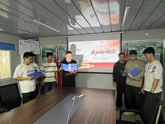 紅色詩歌朗誦.jpg 紅色詩歌朗誦.jpg